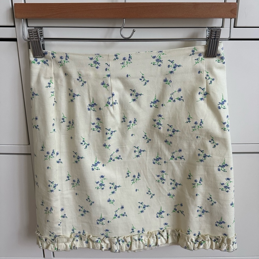 Mini pencil skirt